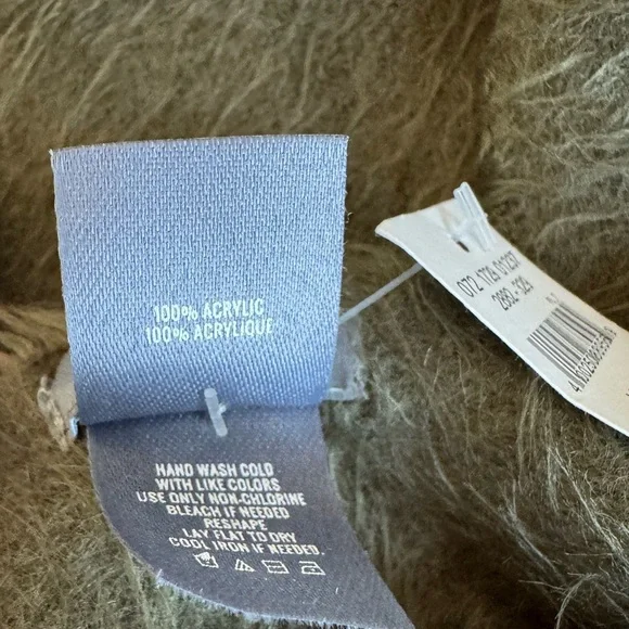 Aerie Cozy Olive Green Shawl/Large Scarf/Wrap - Picture 4 of 5